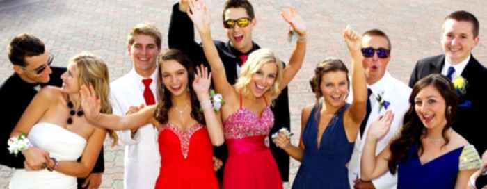 Abschlussball, der besondere Tag, dazu gehört eine edle Limousine für bis zu 8 Personen